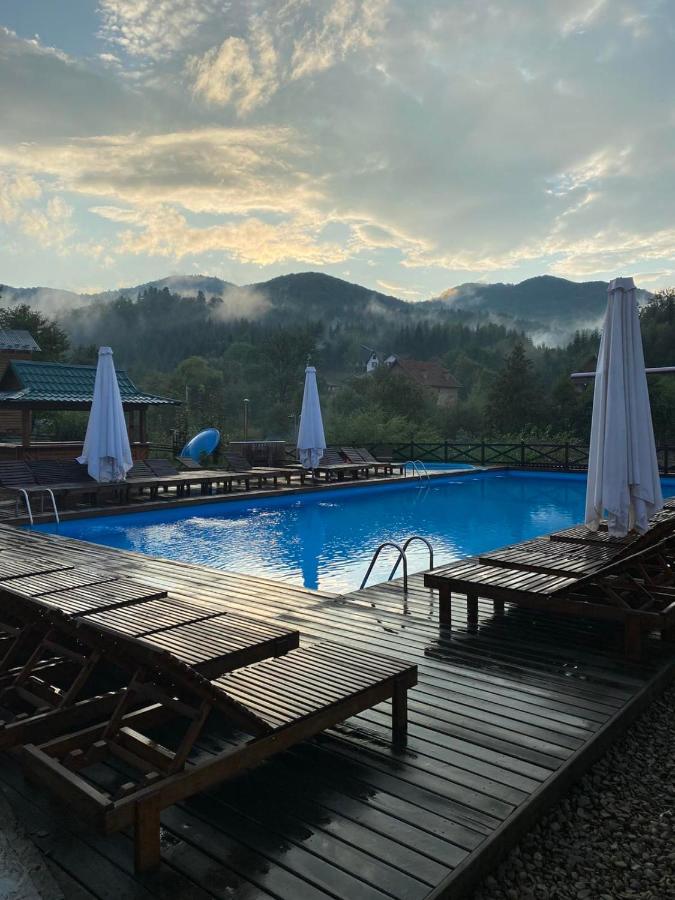 Hotel Edelweiss Carpathians Myhove Esterno foto