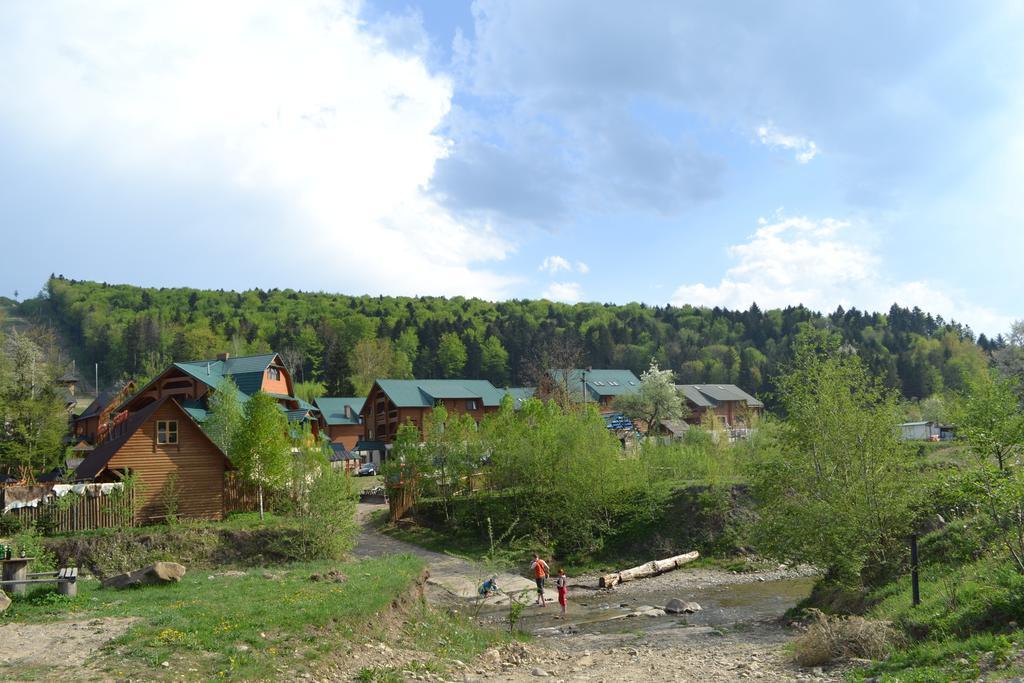 Hotel Edelweiss Carpathians Myhove Esterno foto